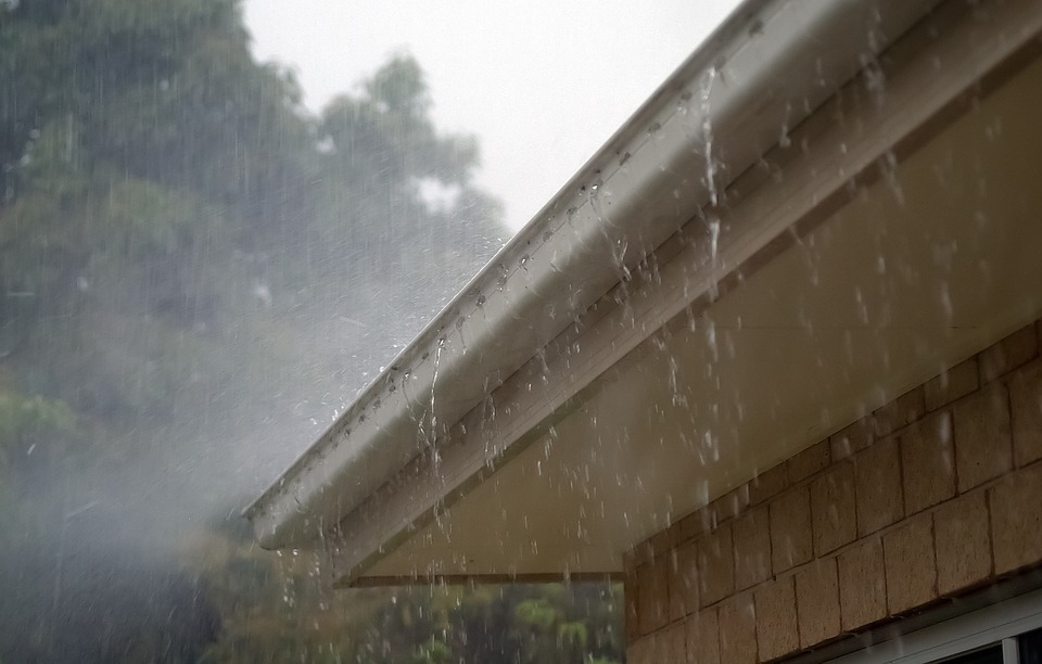 Check Out These 10 Reasons You Should Keep Your Gutters Clean