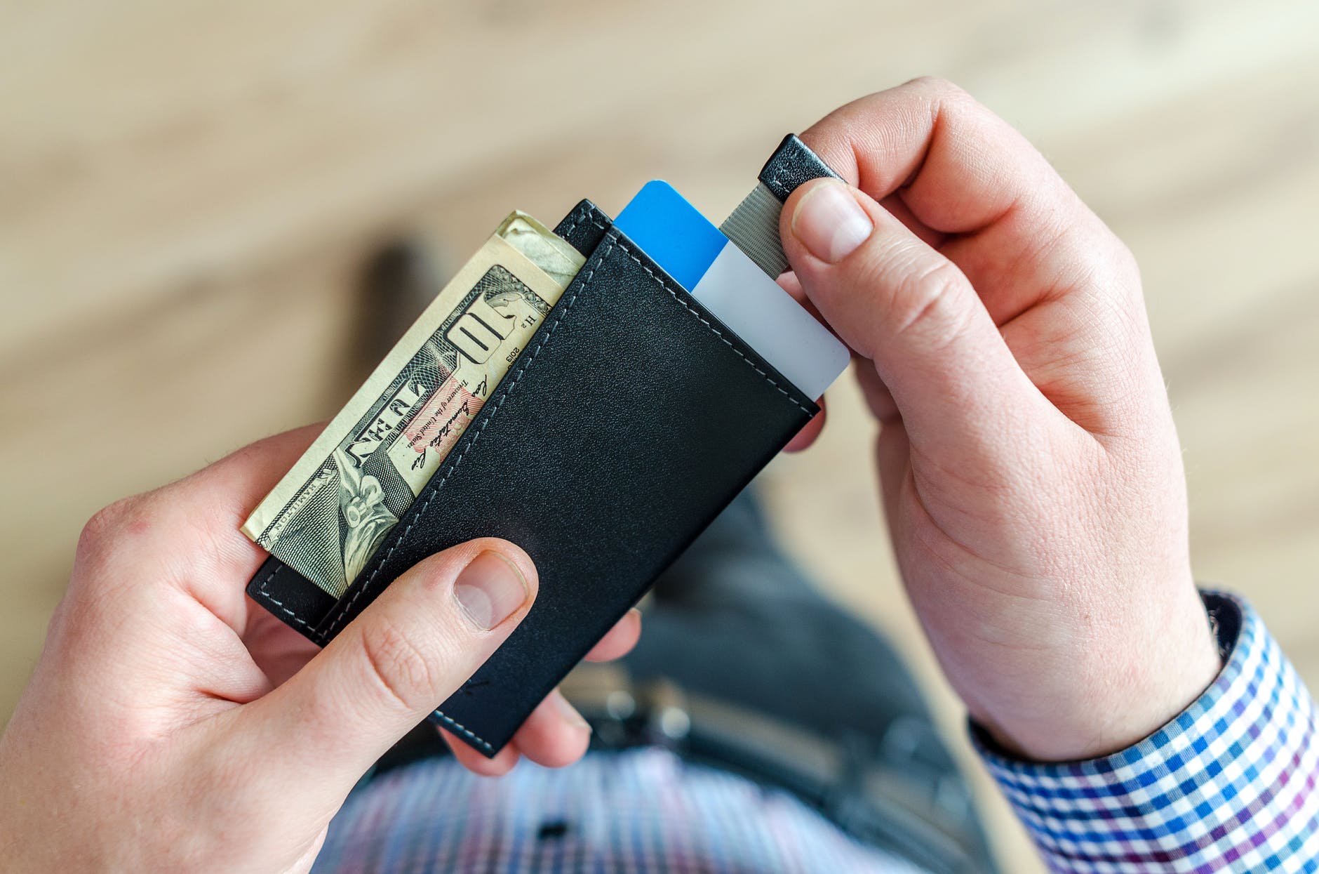 Why should we carry a minimalist wallet