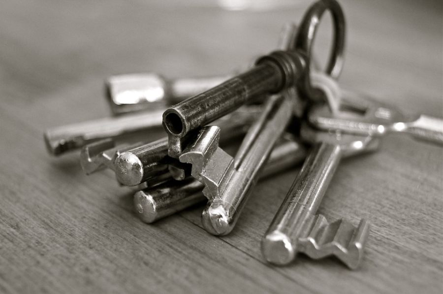 8 Different Types of Keys: In-depth Explanation