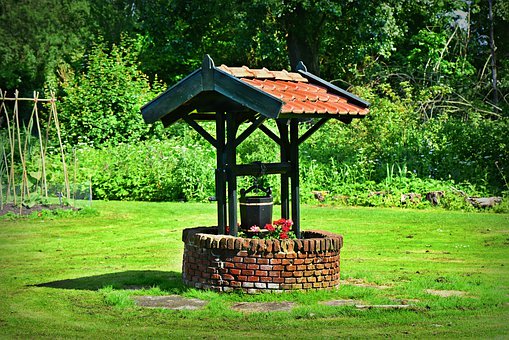 How to Make Use of an Old Well in the Yard