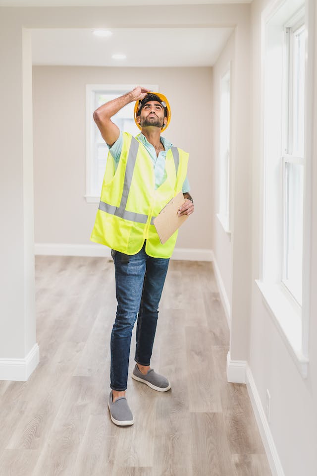 How to Work with Contractors Smoothly: 7 Things to Know