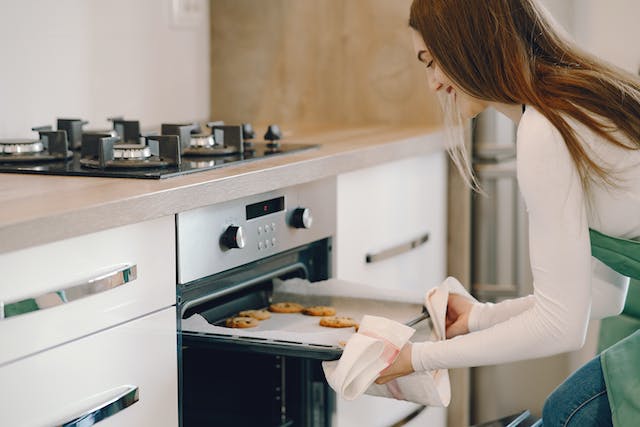 5 Tips For Choosing The Right Oven For Your Cooking & Baking Needs