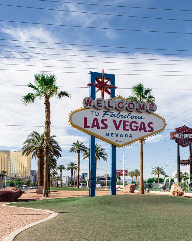 Buying A House In Las Vegas? Here Are Some Expert Tips