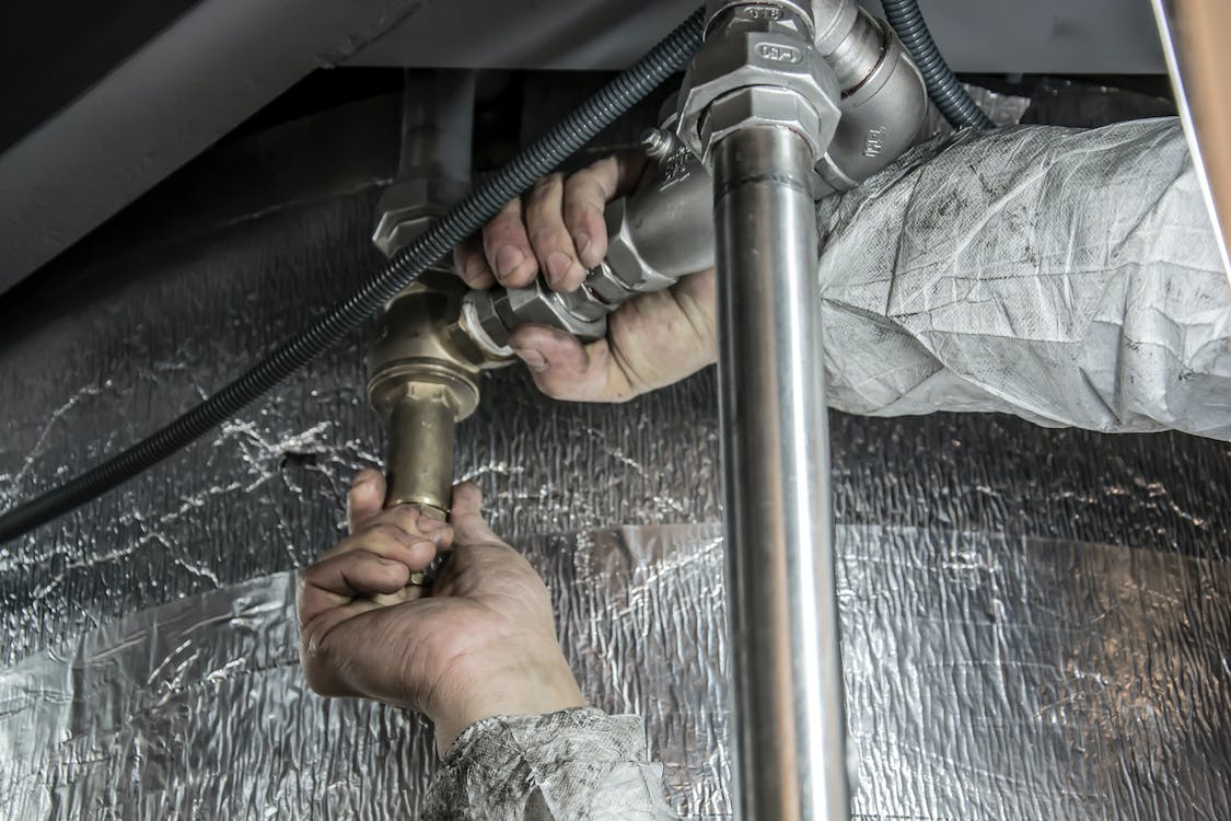 5 Tips For Hiring The Right Plumber