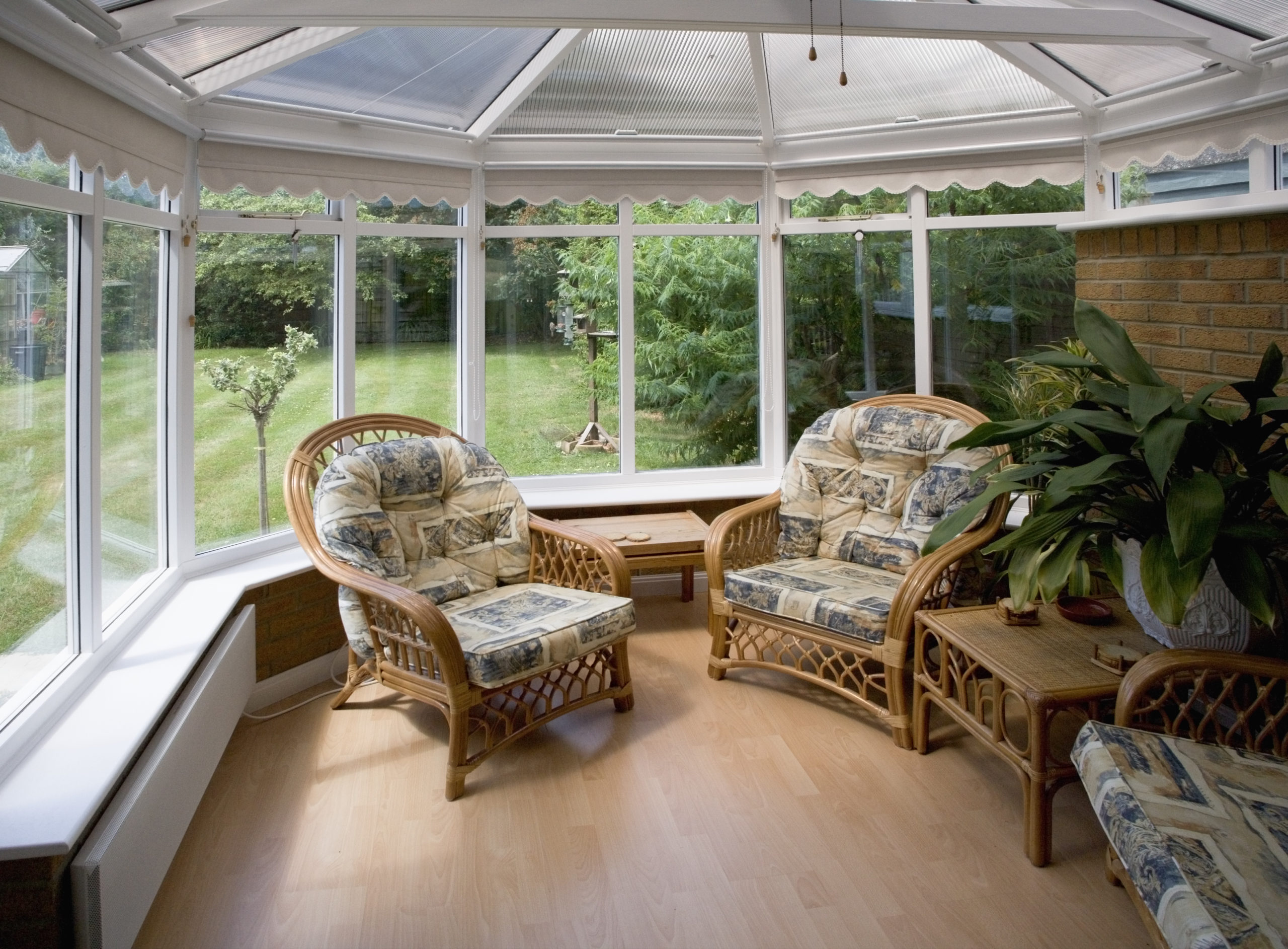 8 Signs Your Home May Need A Conservatory Roof Replacement
