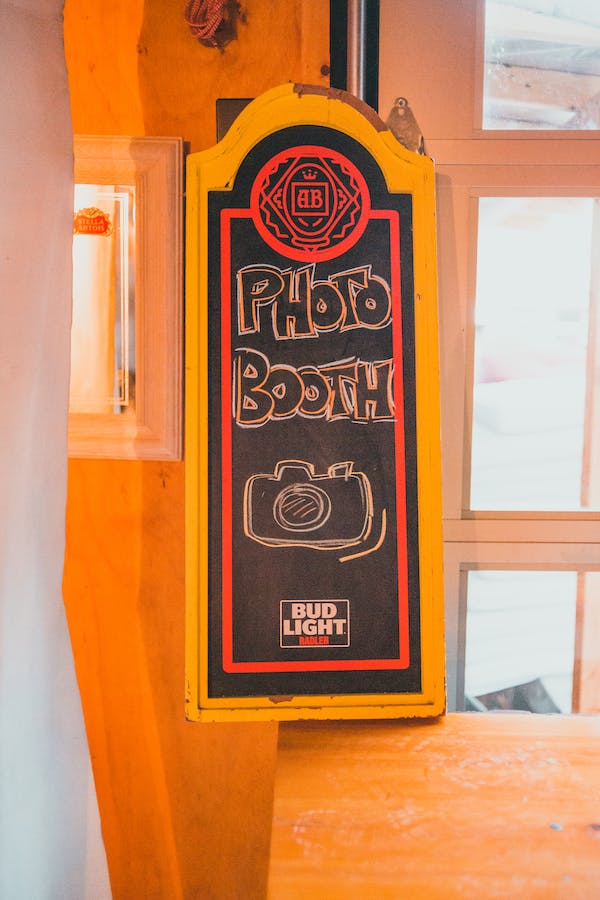 10 Reasons to Have a Virtual Photo Booth at Your Event