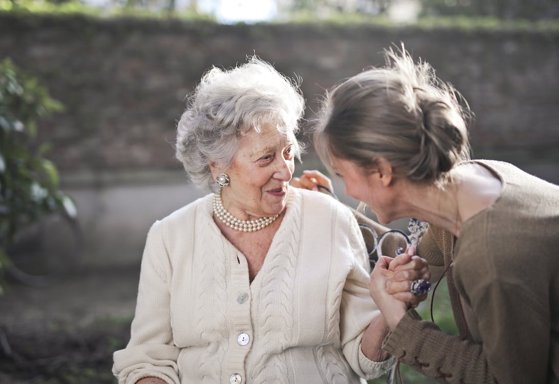 Select the best senior living services with visiting Senior site