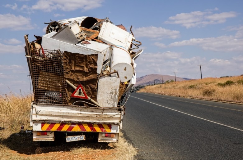 3 Benefits Of Hiring Junk Removal Services