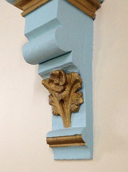 A Gothic arch molding