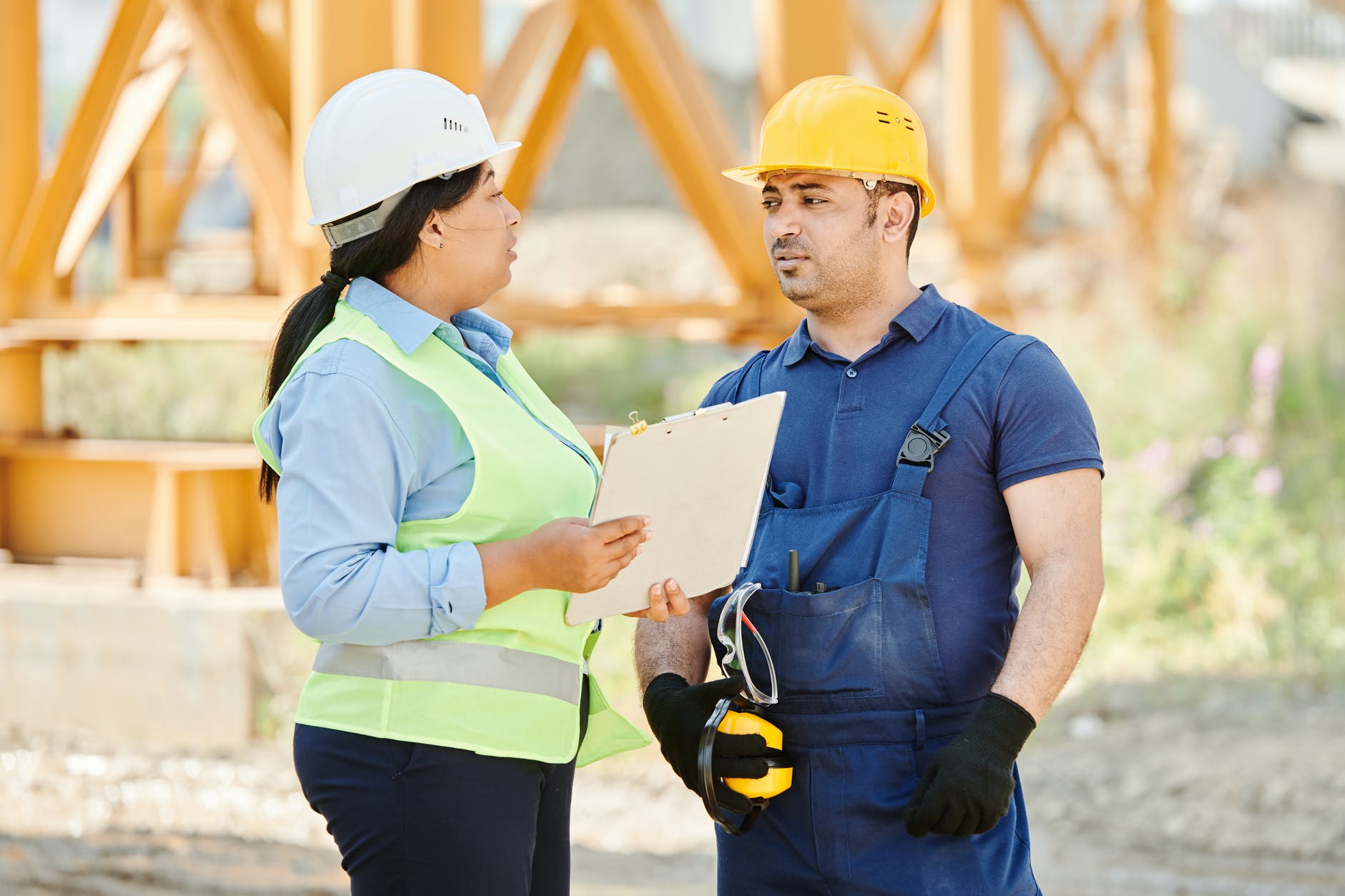 How to hire the right commercial building contractor in connecticut