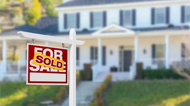 Factors to Consider Before Selling Your House