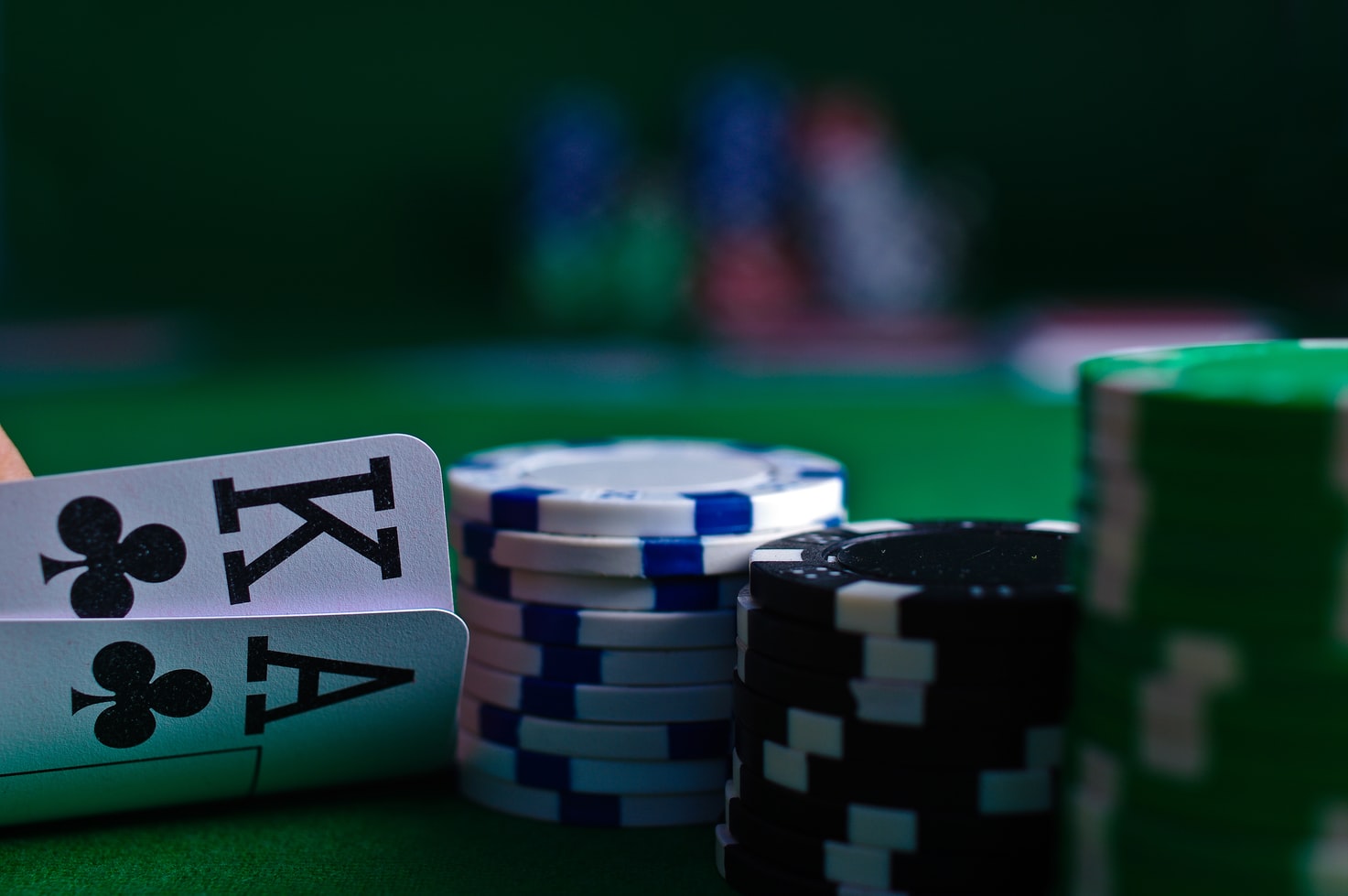 How to Play Online Poker at Casino