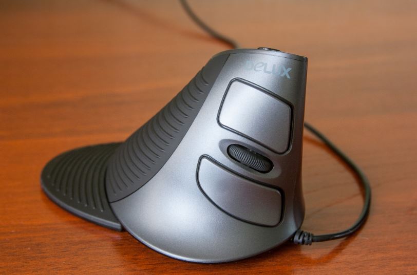 a vertical mouse