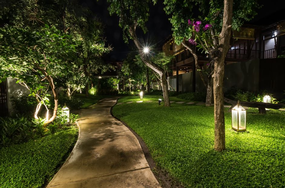 7 Ways To Avoid A Bad Landscape Lighting System