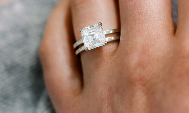 Buying a Solitaire Ring
