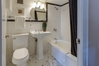 Small bathrooms tips to decorate and create more space