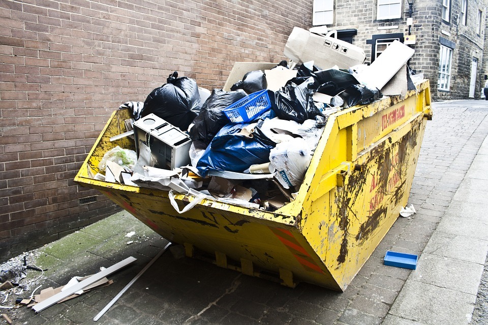 Great reasons to book the services of a professional rubbish and junk collection service