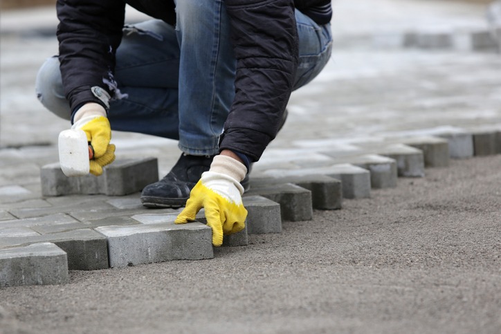 Pavers vs Concrete: Which is the Better Choice for Your Outdoor Project?
