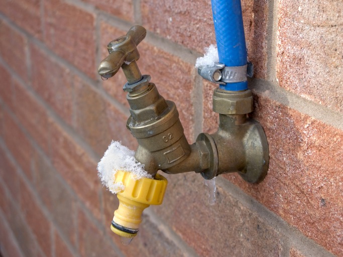 Winter plumbing tips: How to prevent and thaw frozen pipes