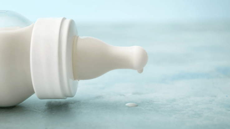 The Dairy Debate: Cow’s Milk vs. Goat’s Milk in Organic Baby Formulas