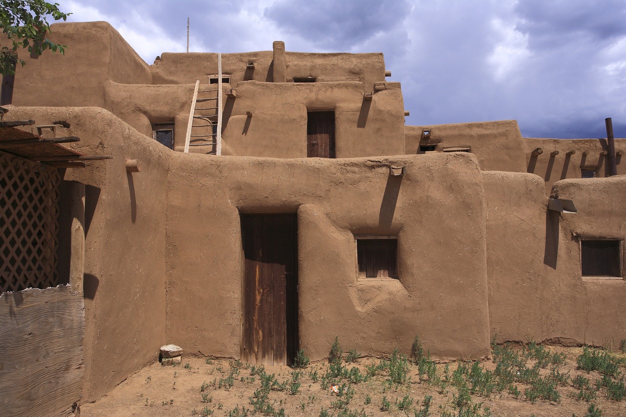 houses in Taos village made of adobe