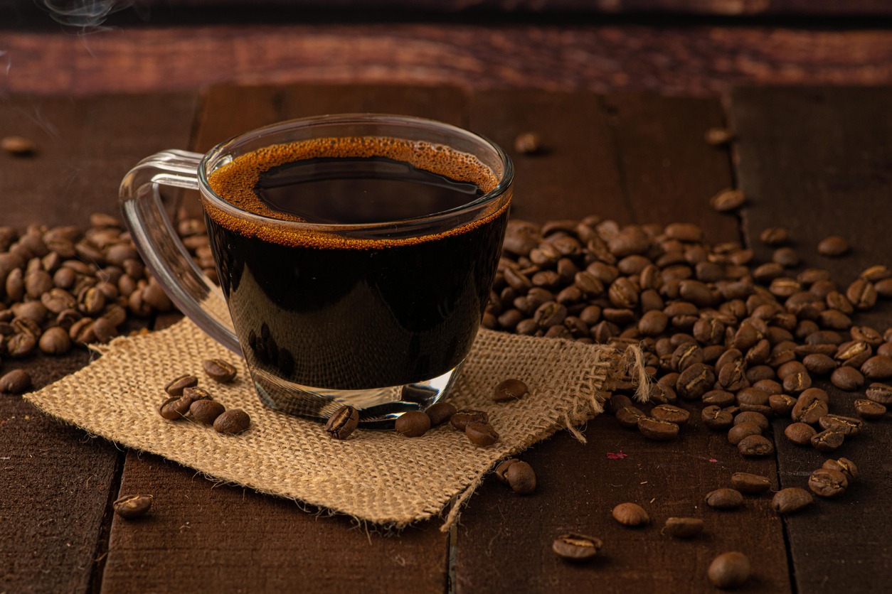 Black Coffee, Cold Brew Coffee, Coffee-Drink, Coffee Cup, Heat-Temperature, Table, Café, Coffee Cup, Cup, Drink, Espresso, Healthy Eating, Mocha, Roasted Coffee Bean, Breakfast, Caffeine, Coffee Shop, Food, Food and Drink, Freshness, Lifestyles, Old, Old-Fashioned, Organic, Scented, Spoon, Wood-Material