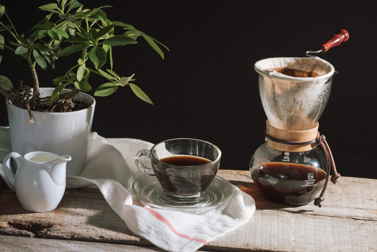Brown, Caffeine, Coffee-Drink, Coffee Cup, Cup, Drink, Drinking Glass, Drop, Freshness, Healthy Eating, Glass-Material, Heat-Temperature, Lifestyles, Liquid, Making, Morning, Mug, Relaxation, Table, Vietnam, Breakfast, Brewed Coffee