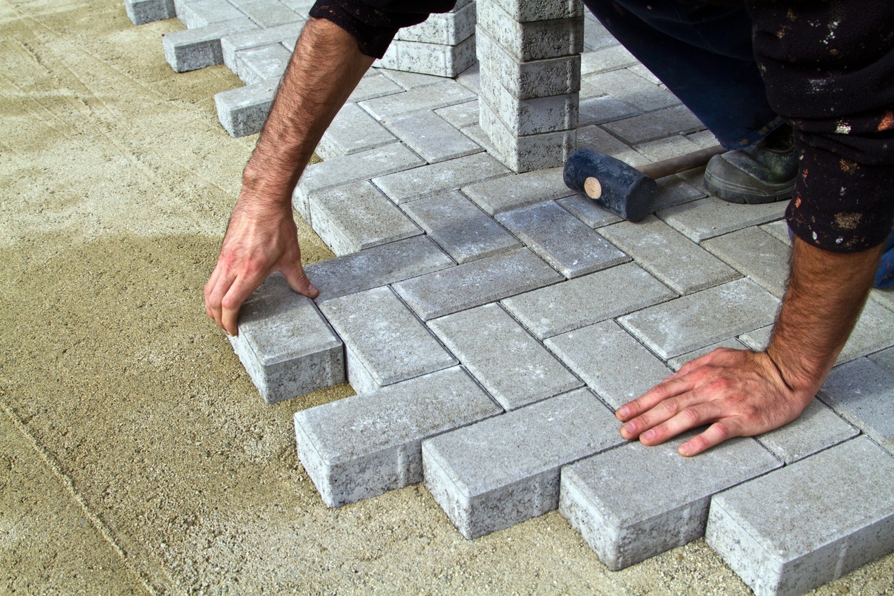placing pavers for driveway