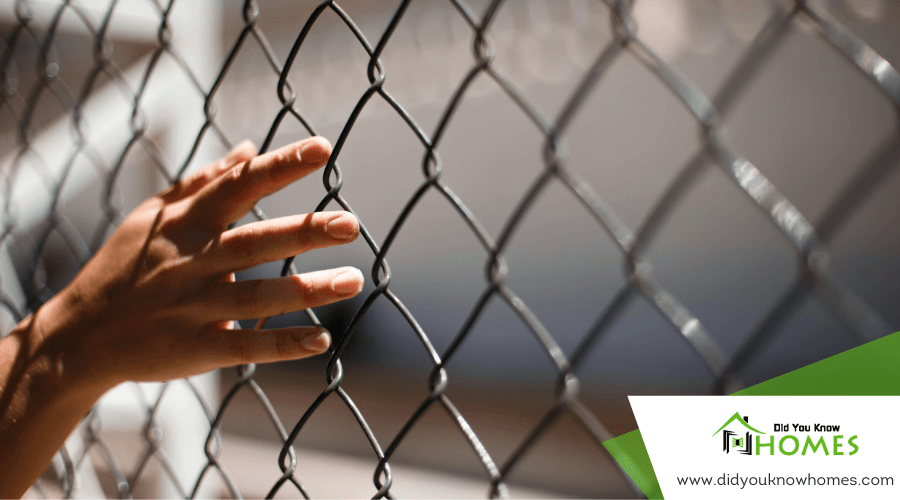 The Pros and Cons of Chain Link Fencing