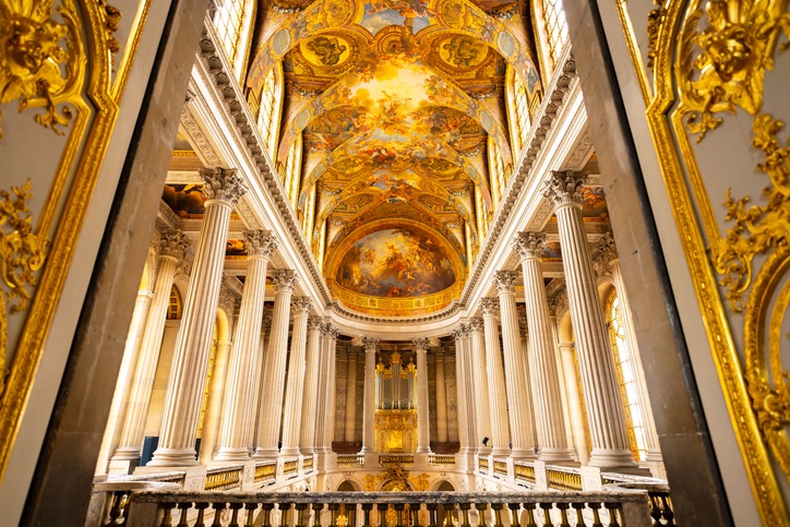 Functional Aspects of Palace Ceilings
