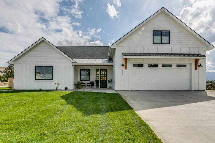 2010s Modern Farmhouse
