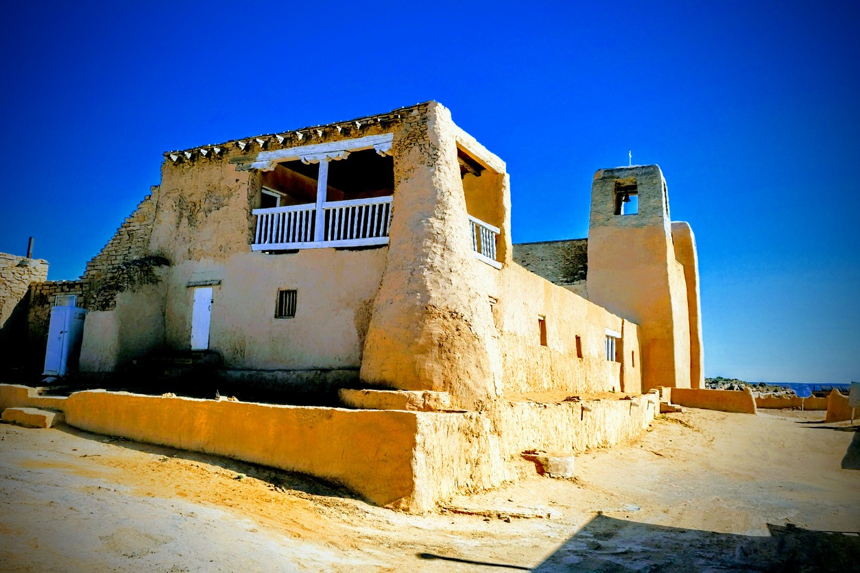 Adobe Houses of Acoma Pueblo: 2,000 Years of Earthen Architecture